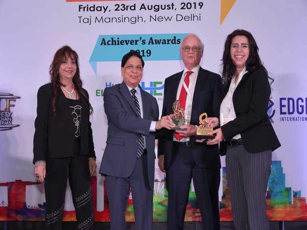 Alkanshree Dahar was presented the award by former Chief Justice of India, Deepak Misra at Achiever's Awards 2019