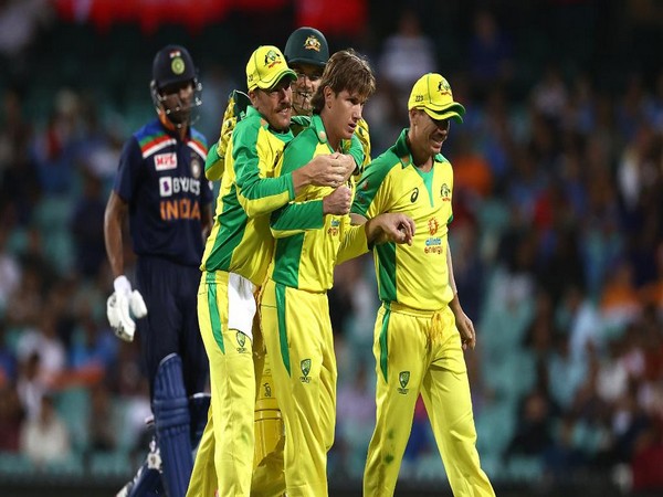 Australian players celebrate after taking a wicket (Photo/ ICC Twitter) 