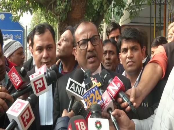 Nirbhaya's parents' Advocate Jitendra Kumar Jha speaking to reporters in New Delhi on Tuesday. Photo/ANI