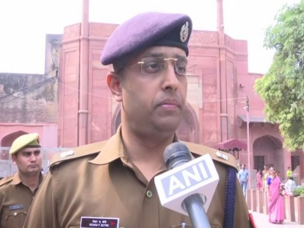 Agra SP Botre Rohan Pramod speaking to ANI on Saturday. Photo/ANI