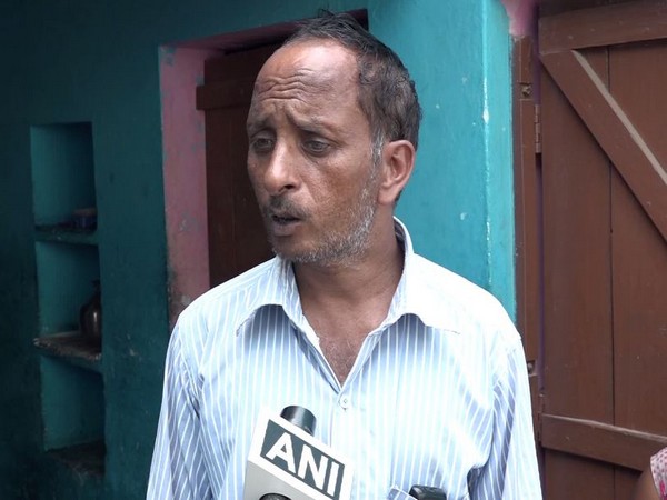 Sumer Singh, the father of the girl, suffering from aplastic anaemia. (File photo)