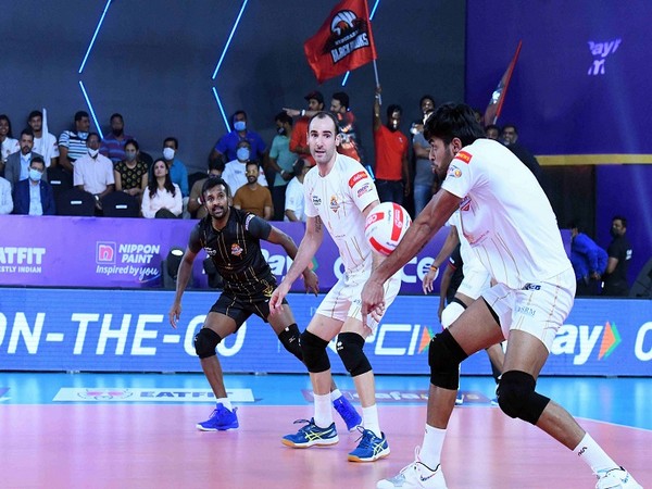 Ahmedabad Defenders' Shon T John in action (Image: PVL)