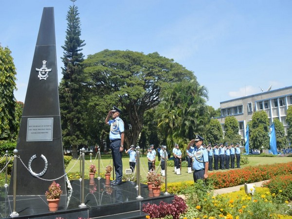 Air Marshal placed a wreath at the War Memorial at Training Command.
