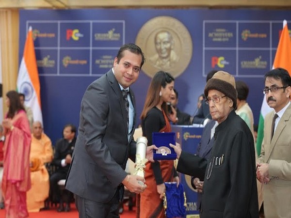 Ajay Harinath Singh receiving his award from Dr Pranab Mukherjee
