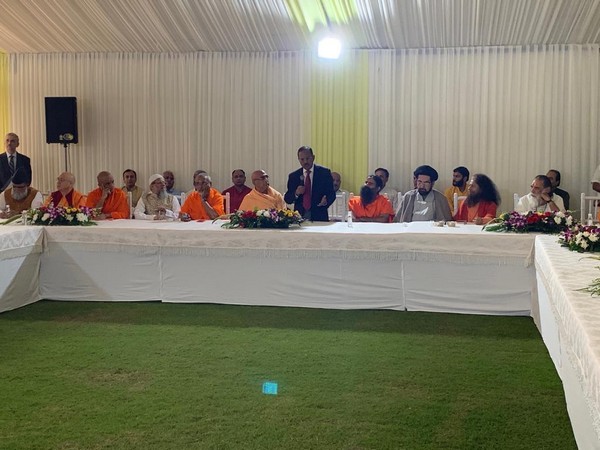 Hindu and Muslim religious leaders during the inter-religious faith meet at National Security Advisor Ajit Doval's residence in New Delhi on Sunday. Photo/ANI