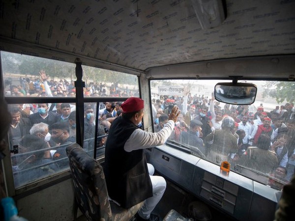 Samajwadi Party chief Akhilesh Yadav (Source: Twitter)