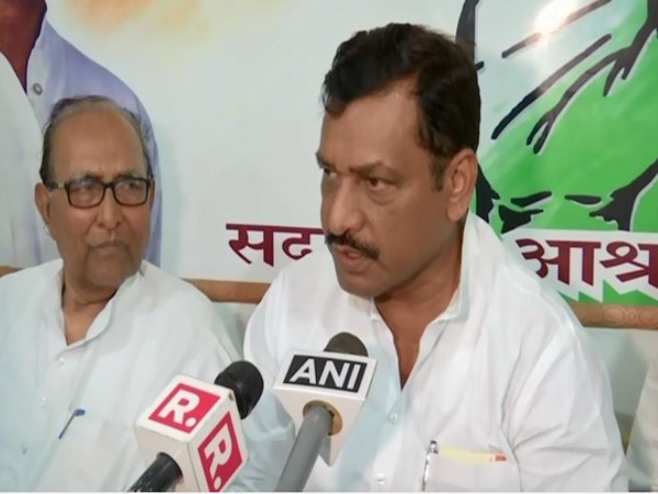 Congress leader Akhilesh Singh speaking to media persons in Patna on Sunday. Photo/ANI