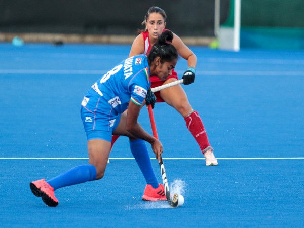 Akshata Abaso Dhekale in action during FIH Hockey Pro League match (Image: HI)