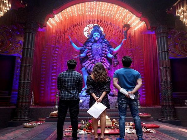 Bollywood actor Alia Bhatt with Ranbir Kapoor and filmmaker Ayan Mukherjee from the sets of 'Brahmastra' (Image Source: Instagram)