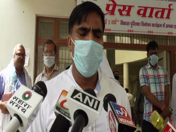 Aligarh SSP Muniraj speaking to reporters on Wednesday. Photo/ANI