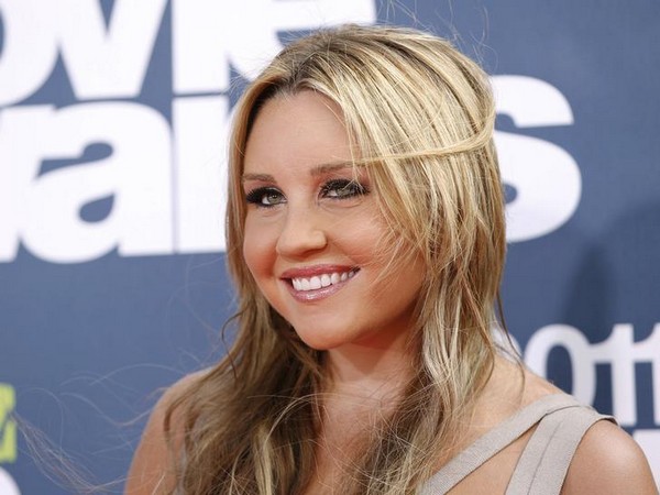 Actress Amanda Bynes at the 2011 MTV Movie Awards