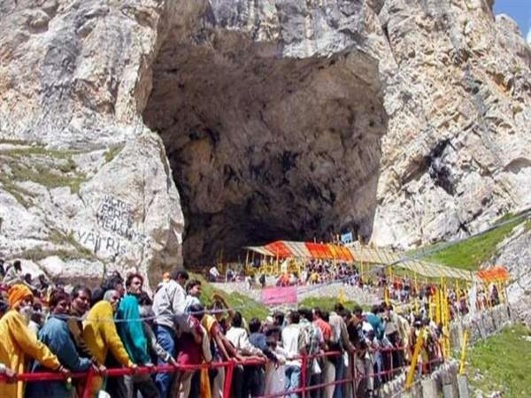 Pilgrims leave for Amarnath Yatra (File Photo/ANI)