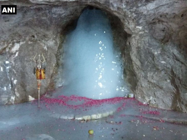 File Pic Amarnath Shrine 
