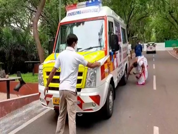 The ambulance handed over to Andhra Pradesh police by SBI. Photo/ANI