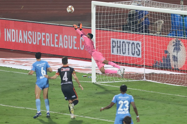 Amrinder Singh made some crucial saves to take the tie into extra time (Image: ISL)