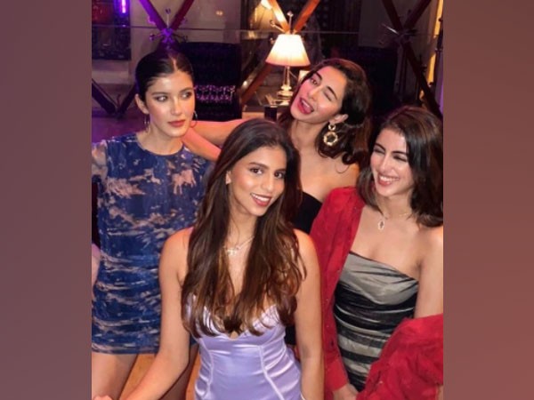 Actor Ananya Panday with Suhana Khan, Shanaya Kapoor, and Navya Nanda (Image Source: Instagram)