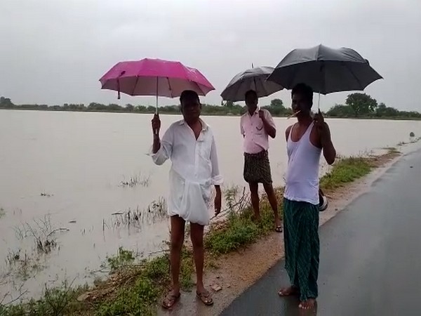    5,000 cusecs of water released from Gandikota reservoir in Andhra Pradesh on Saturday. Photo/ANI