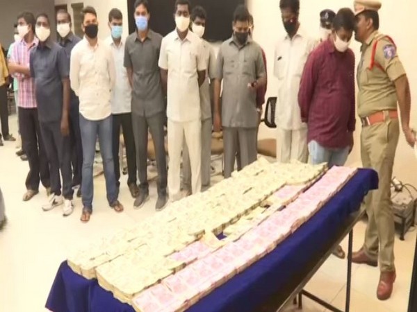 Two held with Rs 1.47 cr and USD 34,000 in Vijayawada. Photo/ANI