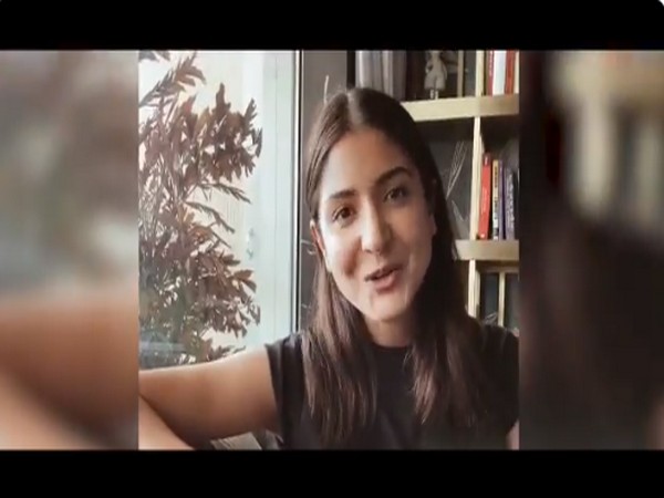 A still from the video shared on Swachh Bharat I #IndiaFightsCorona Twitter handle featuring Anushka Sharma (Image source : Twitter) 