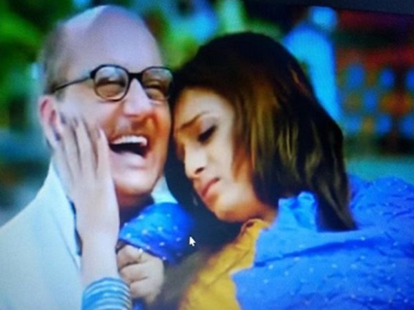 Actors Anupam Kher and Riteish Deshmukh in 'Apna Sapna Money Money' (Image Source: Instagram)