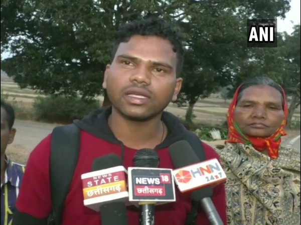 Uttam Kujur, the victim of social boycott, speaking to media reporters in Jashpur, Chhattisgarh. (Photo/ANI)