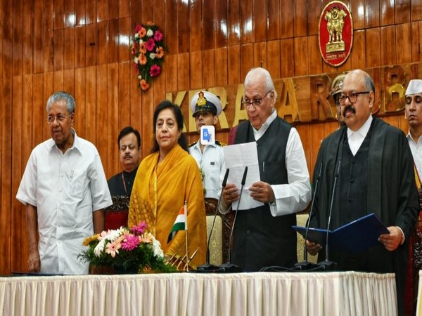 Arif Mohammed Khan taking oath as Kerala Governor in Thiruvananthapuram on Friday. Photo/ANI