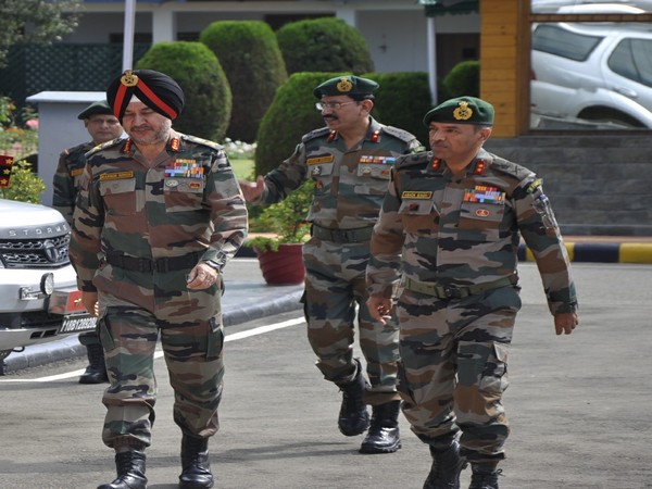 Northern Army Commander Lt Gen Ranbir Singh during his visit to Kashmir Valley (Photo tweeted by Northern Army Command)