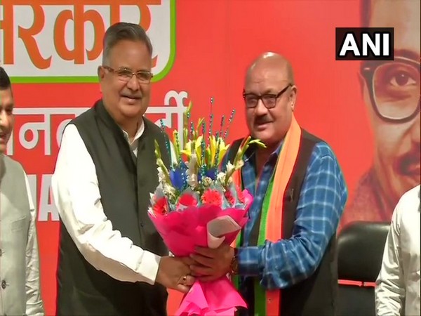 Actor Arun Bakshi (right) on Saturday joined Bharatiya Janata Party in New Delhi