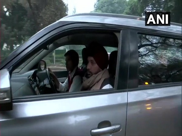 Arvinder Singh Lovely arriving at the residence of party's interim president Sonia Gandhi for a meeting