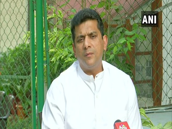 Cabinet minister Aslam Shaikh addressing a press conference on Sunday.