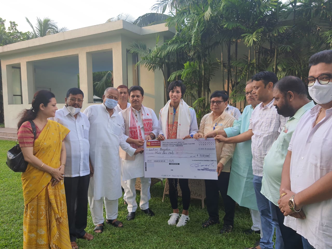 APCC delegation with Lovlina Borgohain. (Photo/ANI)