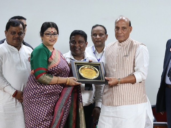 Dr Sohini Sastri with Rajnath Singh.