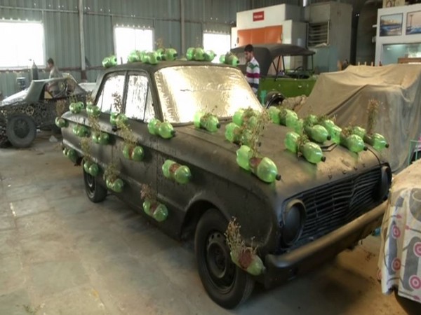 Bringing theme of 'Sustainability' by Cartist at Auto Expo (Photo/ANI)