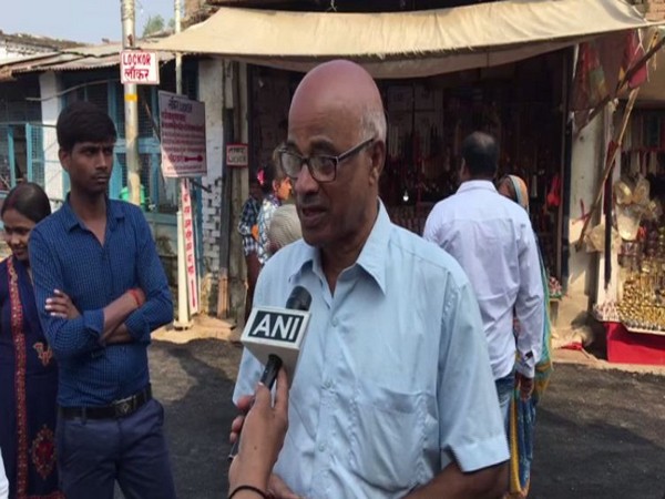 Kishore Raut, a visitor to the makeshift Ram temple speaking to ANI in Ayodhya on Wednesday. photo/ANI