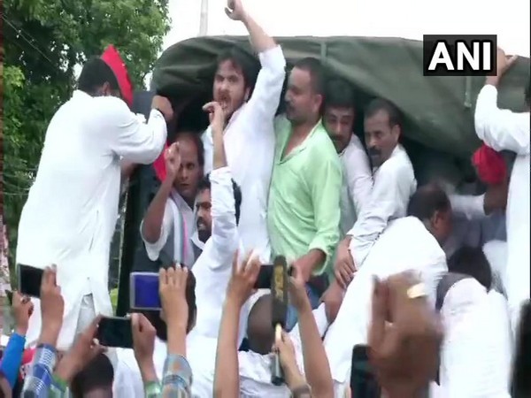 Abdullah Azam (son of Samajwadi Party MP Azam Khan) & his supporters arrested by police for violating section 144