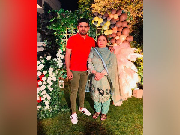 Pakistan batsman Babar Azam with his mother (Photo/Babar Azam Twitter)