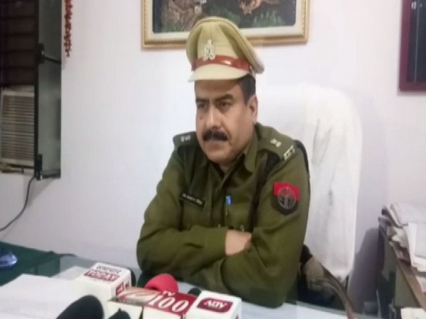 Superintendent of Police (SP) (rural) Sansar Singh talking to reporters in Bareilly on Wednesday. Photo/ANI