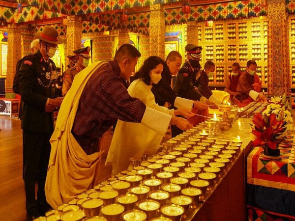 His Majesty The King and His Majesty the Fourth Druk Gyalpo offered prayers for CDS Bipin Rawat (Photo Credit: Twitter/India in Bhutan)