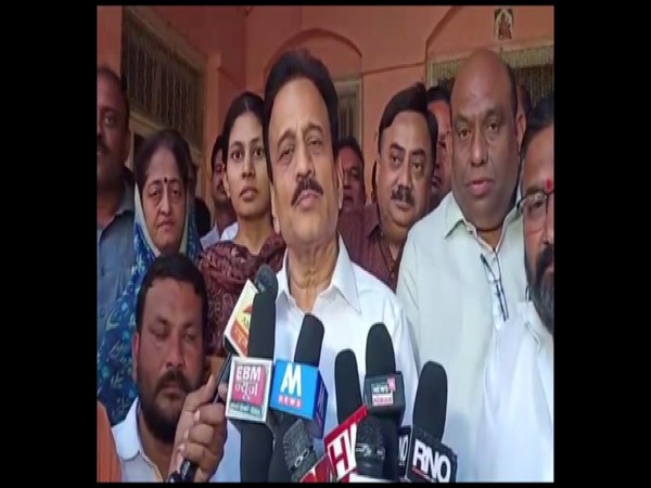 BJP leader Girish Mahajan