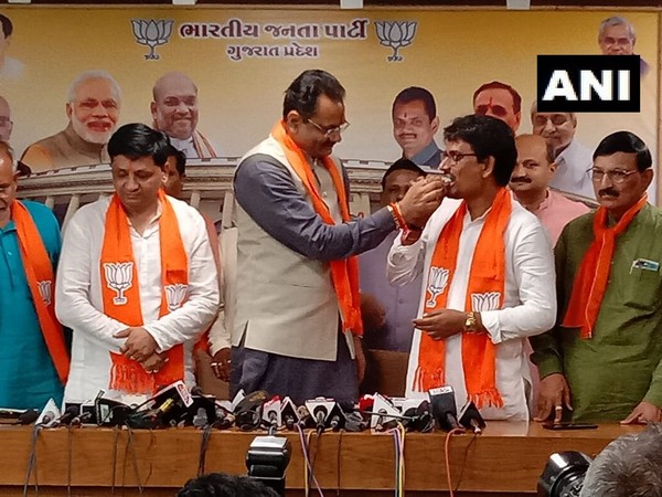 Visuals of Alpesh Thakor joining BJP in Gujarat.