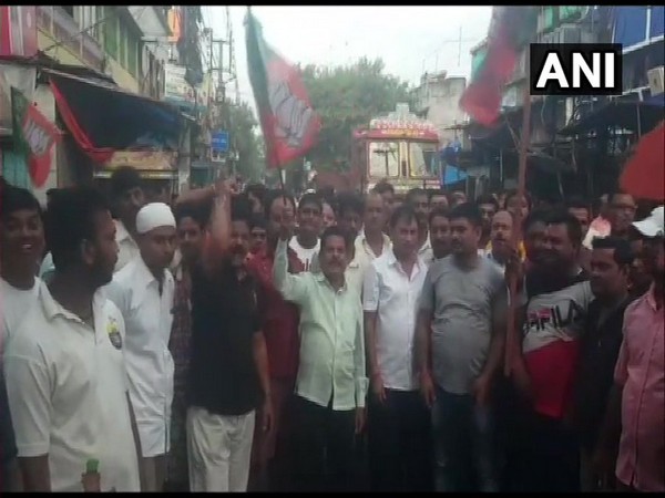 BJP workers observing a 12-hour bandh to protest against the attack on party's lawmaker Arjun Singh in Barrackpore on Monday.