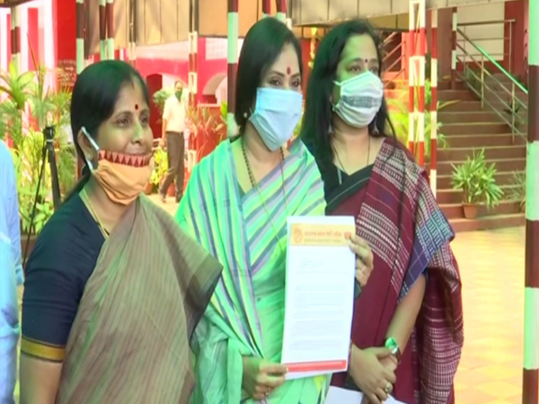 BJP delegation submits memorandum to OHRC demanding justice in rape and consequent death of tribal woman in Malkangiri