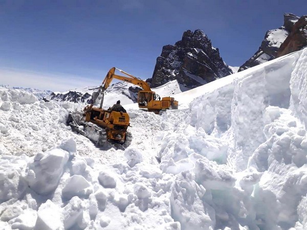 Project Vijayak of Border Roads Organisation achieved connectivity to remote areas in Kargil (Photo tweeted by Northern Command)