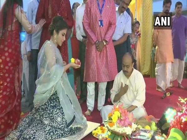 Muhurat trading begins with a prayer at Bombay Stock Exchange (BSE) on Sunday.