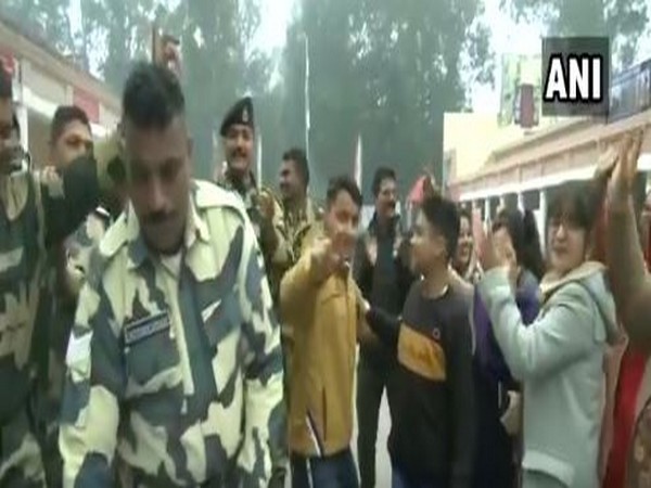 BSF jawans celebrating New Year in RS Pura on Monday. Photo/ANI