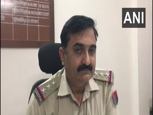 Zulfikar Ali, SHO Sindhi Camp, speaking to media on Wednesday. (Photo/ANI)