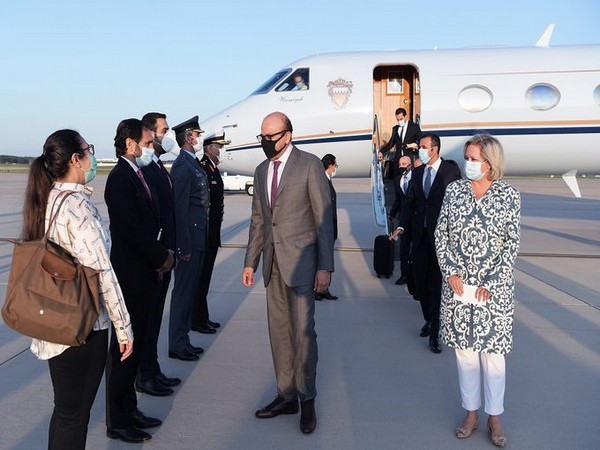 Bahrain's Foreign Minister Abdullatif bin Rashid Al Zayani arrives in Washington on Sunday. (Photo source: Bahrain Foreign Ministry Twitter)