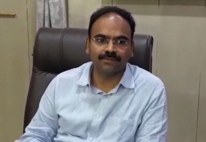 District Magistrate Bhawani Singh Khangarot speaking to reporters in Ballia, Uttar Pradesh on Monday. (Photo/ANI)