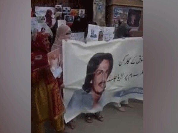 Baloch women protests against enforced disappearances in Quetta