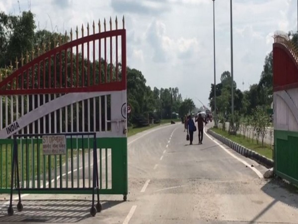 Bagladeshi nationals come to India to witness Durga Puja. Photo/ANI